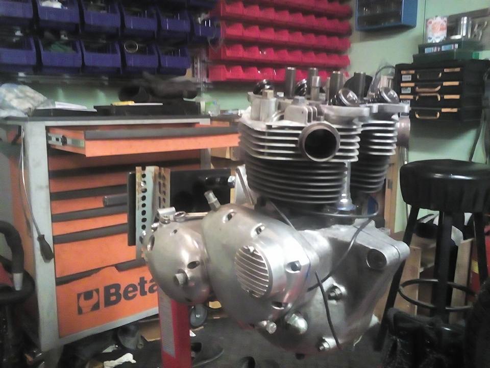 triumph-bonneville-motor